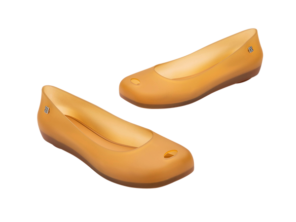 MELISSA ULTRAGIRL FUTURA AD