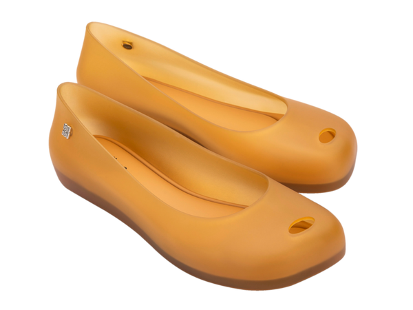 MELISSA ULTRAGIRL FUTURA AD